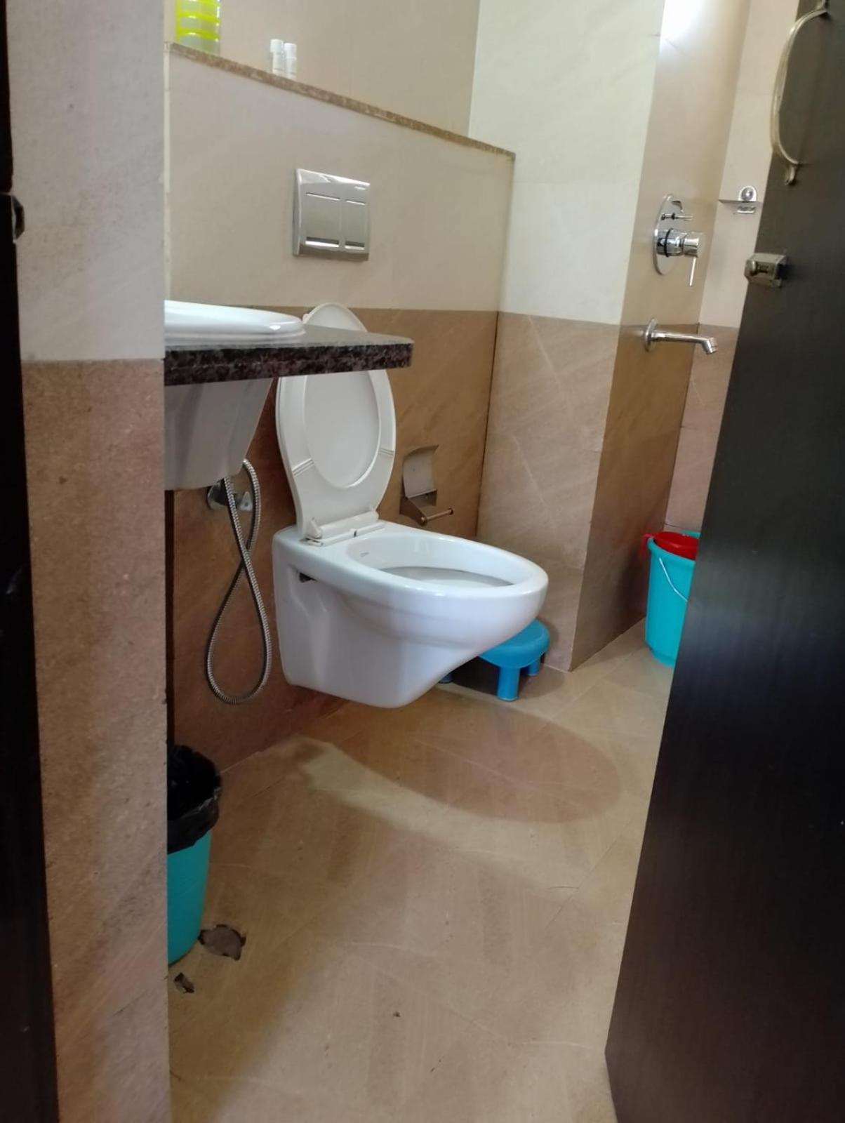 Blueberry Comfort 2bhk Luxury *